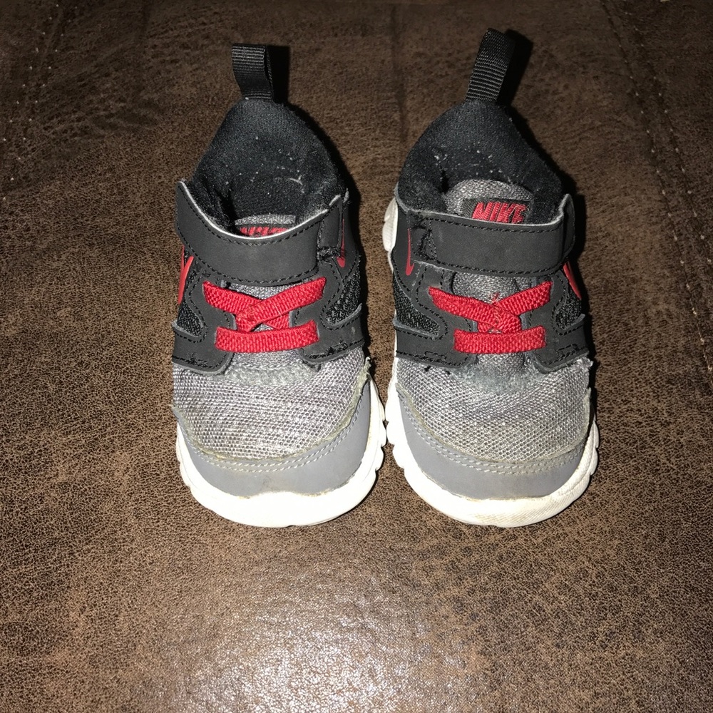 Infant nikes